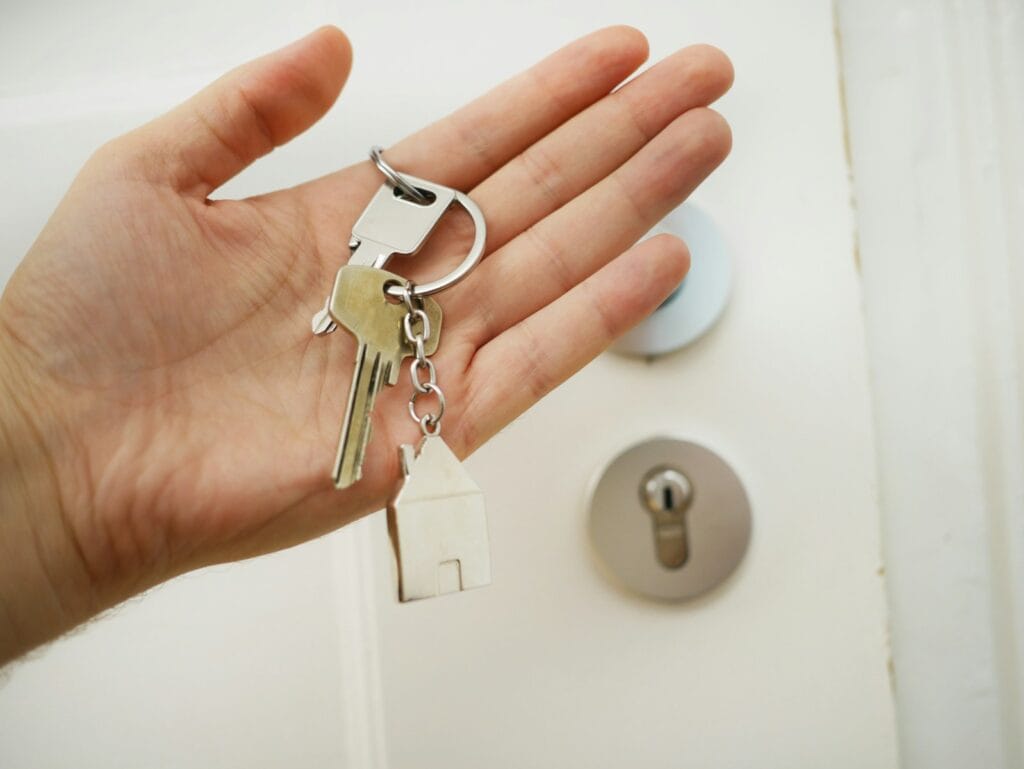 keys on hand_Property Investment_consultoria_cv
